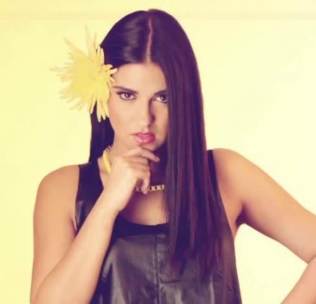 Maite Perroni lépéssel folytatódik, hogy támogassák az "Eclipse de Luna" a rádió, programokat országokban.  